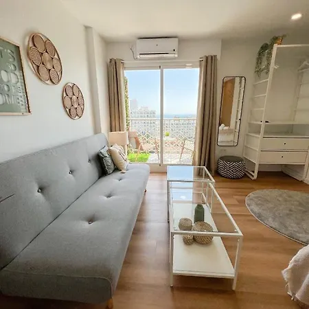 Cozy With Sea Views Apartament