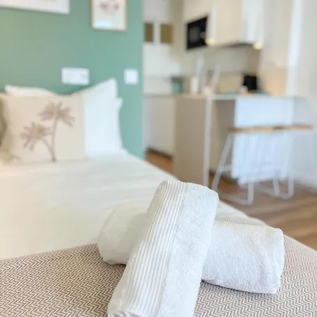 Cozy With Sea Views Apartament *