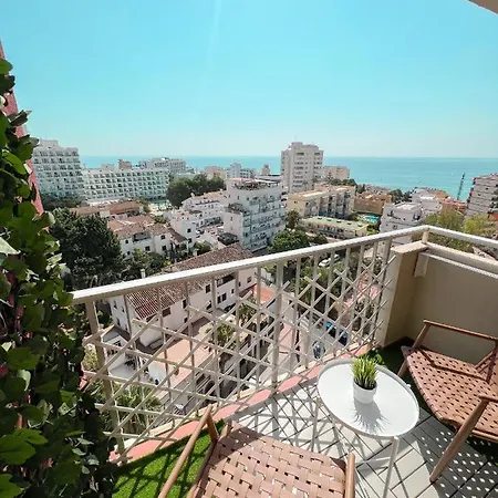Cozy With Sea Views Apartament *