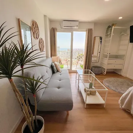 Cozy With Sea Views Apartament *